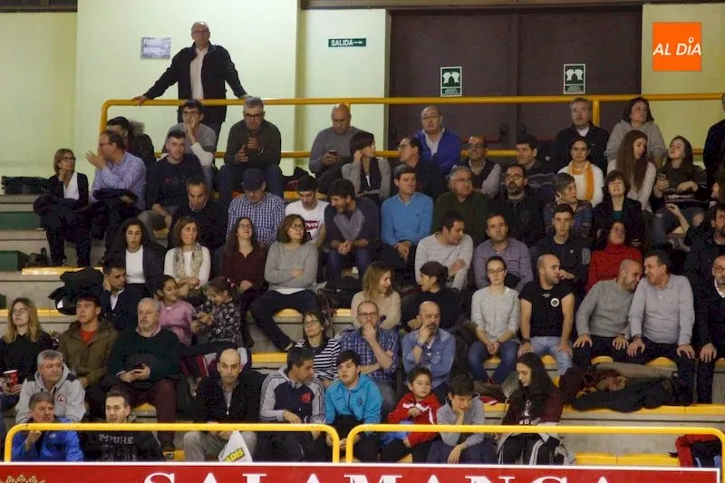 Foto 8 - El Zornotza no se da por vencido y le arrebata la victoria a La Antigua CB Tormes (69-72)