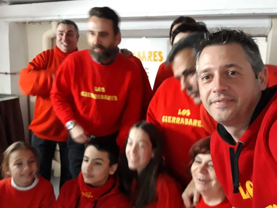 La Peña Los Cierrabares inaugura su nueva sede  