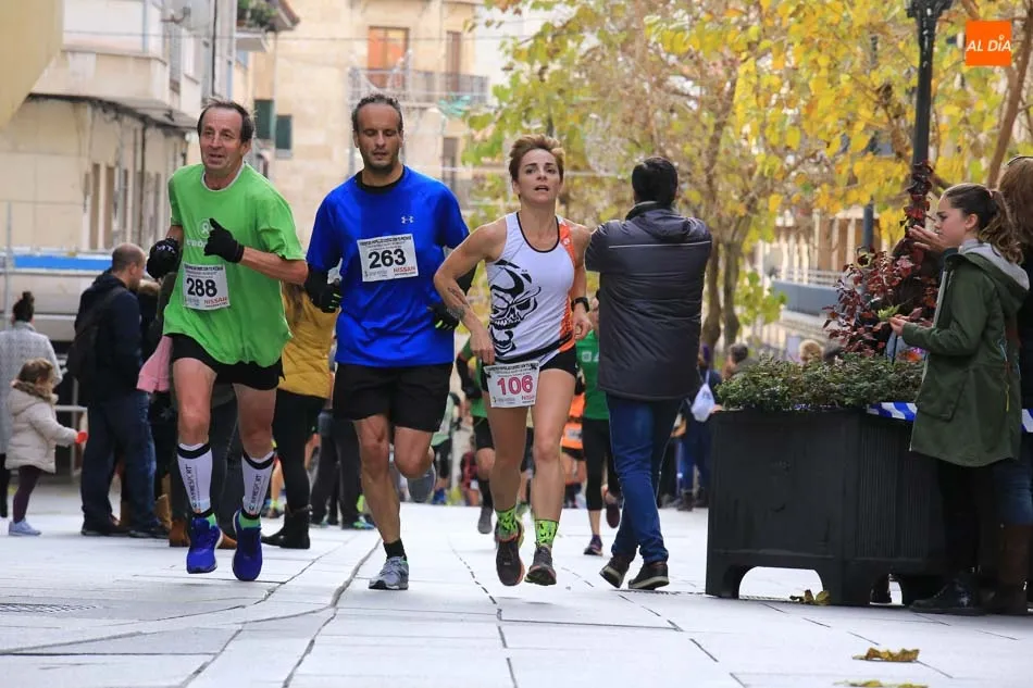Foto 6 - Roberto Bueno y Pilar &Aacute;lvarez vencen en la I Carrera &lsquo;Corre con tu m&eacute;dico&rsquo;