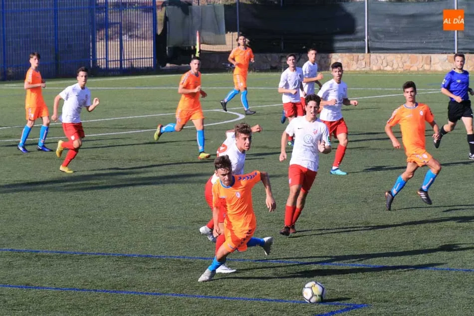 Imagen del encuentro de la primera vuelta en el San Casto. / Alberto Martín