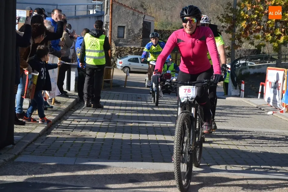 Foto 7 - R&eacute;cord de participaci&oacute;n en la cita prenavide&ntilde;a de Saelices con la BTT  