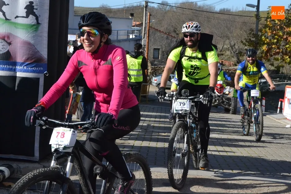Foto 6 - R&eacute;cord de participaci&oacute;n en la cita prenavide&ntilde;a de Saelices con la BTT  