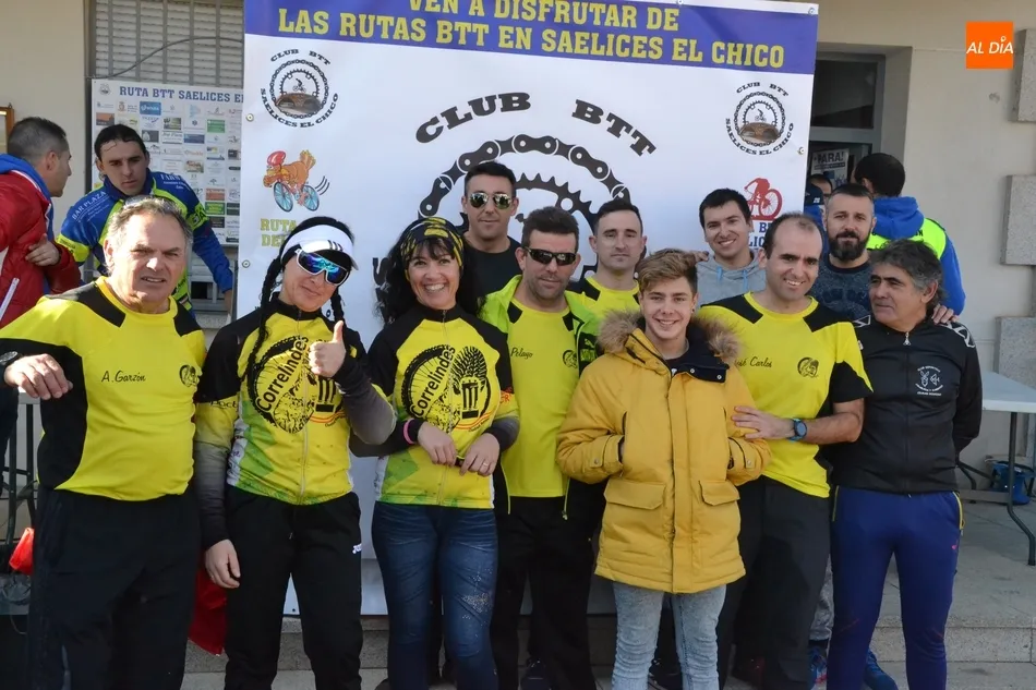 Foto 2 - R&eacute;cord de participaci&oacute;n en la cita prenavide&ntilde;a de Saelices con la BTT  