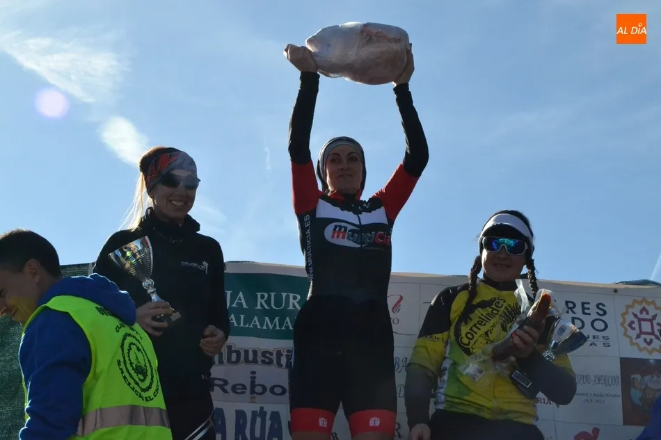 Alejandro Rodríguez y Ainhoa Sánchez se llevan los pavos en Saelices  