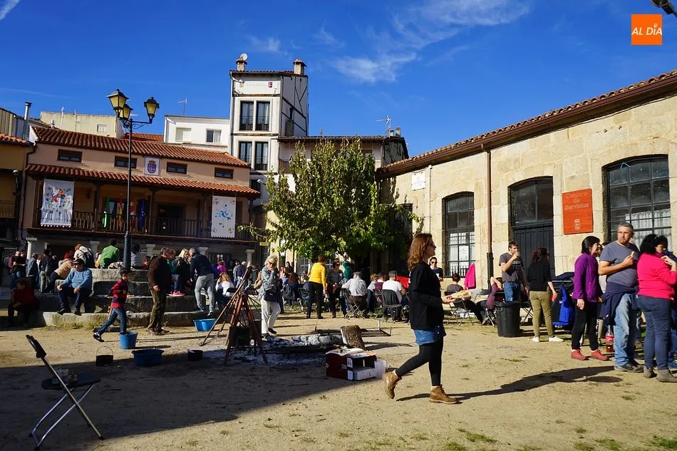 Foto 2 - El sabor de la matanza se viste de bordado serrano