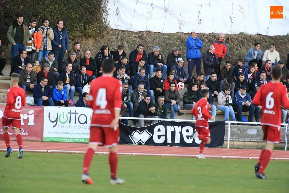 Foto 9 - Unionistas no decanta la balanza ante el Deportivo Fabril (0-0)
