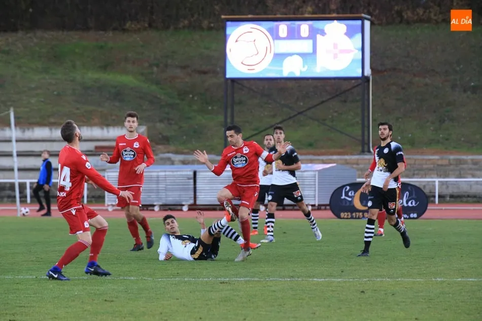 Foto 8 - Unionistas no decanta la balanza ante el Deportivo Fabril (0-0)