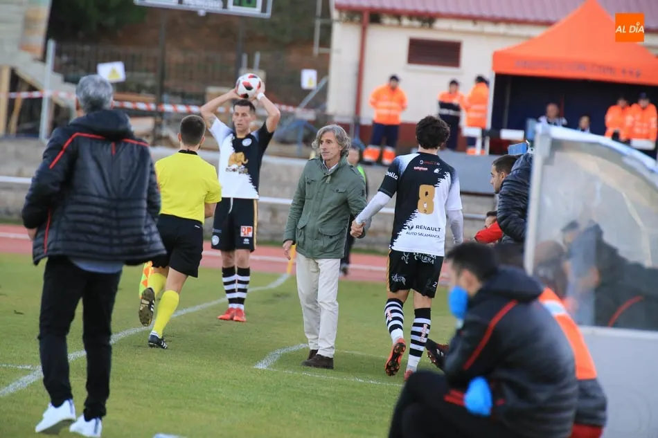 Foto 2 - Unionistas no decanta la balanza ante el Deportivo Fabril (0-0)
