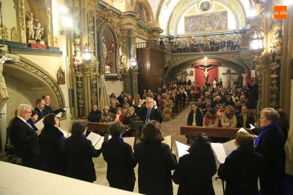 Foto 6 - El Coro de Vera Cruz culmina el Centenario del Voto Inmaculista de Salamanca con un concierto  