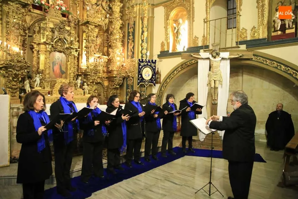 Foto 3 - El Coro de Vera Cruz culmina el Centenario del Voto Inmaculista de Salamanca con un concierto  