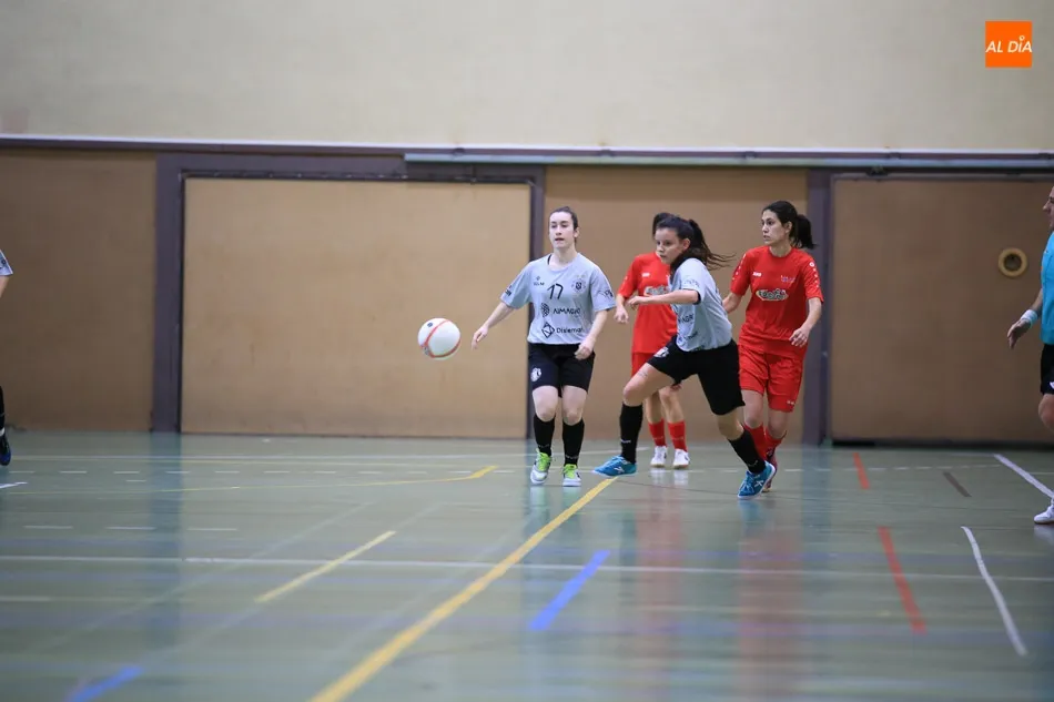 Foto 10 - La Universidad de Salamanca cae frente al Almagro (4-5) en un partido marcado por el arbitraje