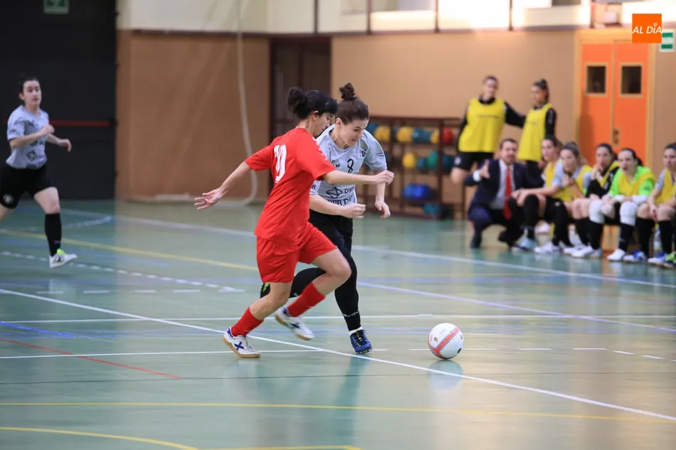 Foto 3 - La Universidad de Salamanca cae frente al Almagro (4-5) en un partido marcado por el arbitraje
