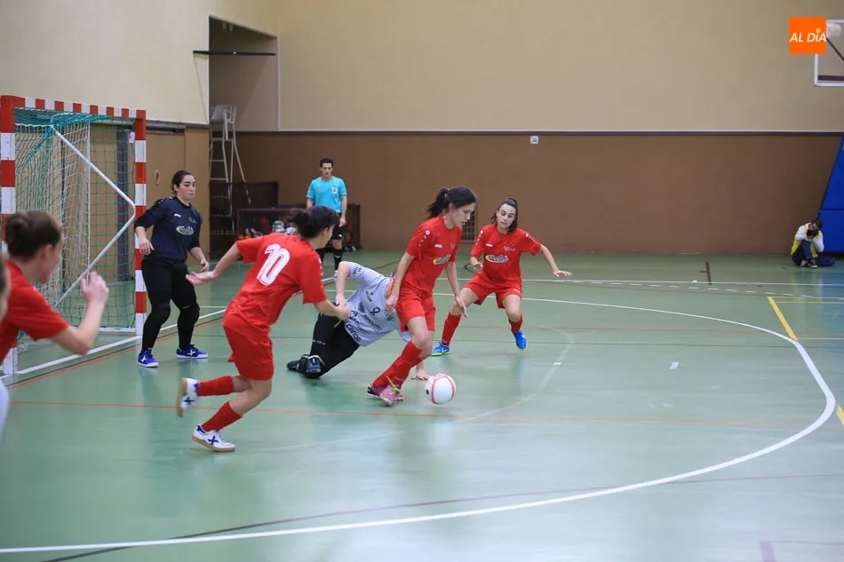 Foto 2 - La Universidad de Salamanca cae frente al Almagro (4-5) en un partido marcado por el arbitraje