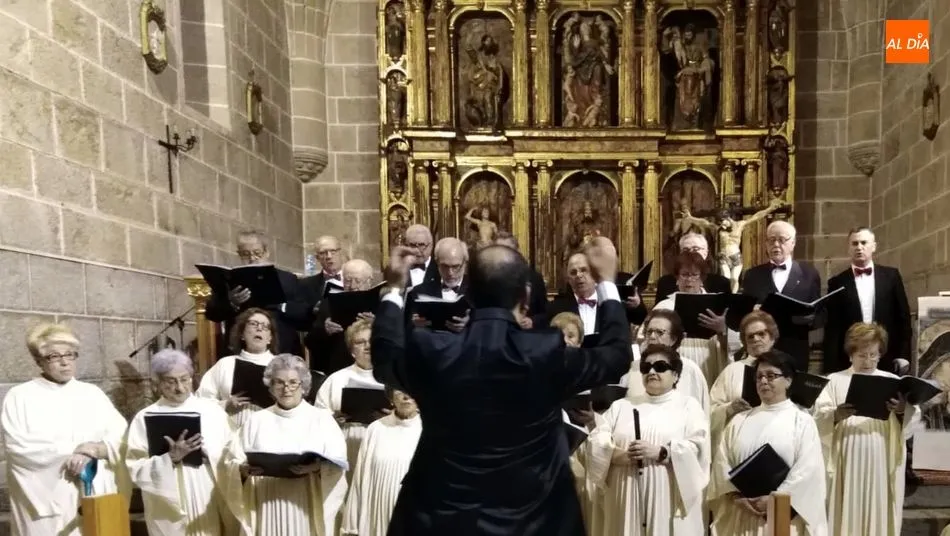 Foto 3 - La Coral D&aacute;maso Ledesma ofrece un interesante Concierto de Navidad en la iglesia de Ba&ntilde;ob&aacute;rez