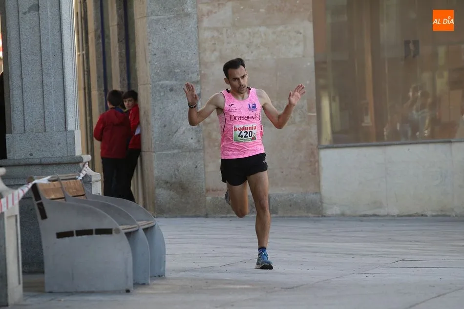 Foto 2 - Luis Fernando Alaejos se impone en la Carrera del Jam&oacute;n Veloz de Guijuelo  