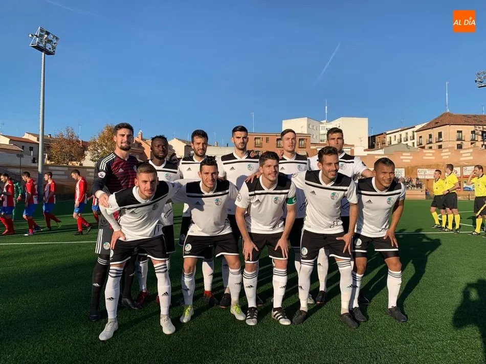 El once inicial del Salamanca UDS en Navalcarnero. / Carlos Cuervo