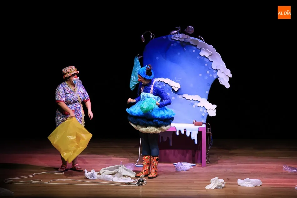 Foto 4 - El teatro infantil &lsquo;&iexcl;Hasta las gotas!&rsquo; pone el broche final al II &lsquo;Encuentro de Payasas&rsquo;  