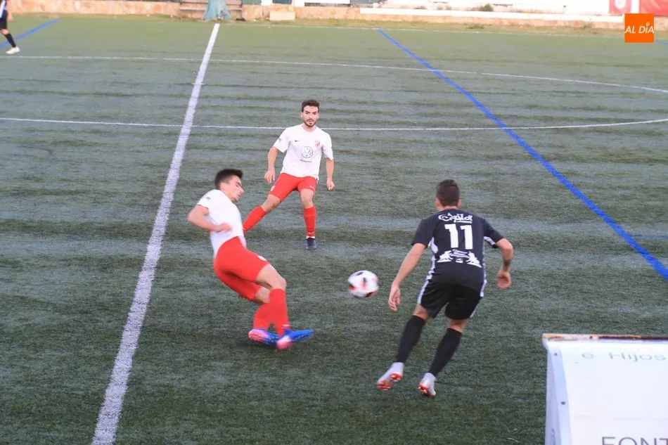 Foto 11 - El Santa Marta se da un homenaje ante el Sporting Uxama (4-1)  