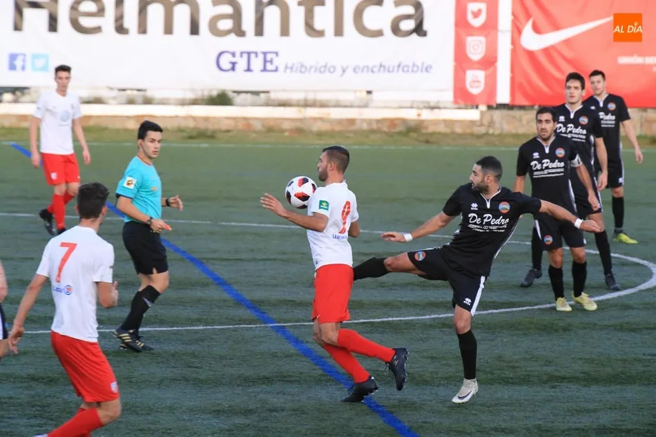 Foto 9 - El Santa Marta se da un homenaje ante el Sporting Uxama (4-1)  