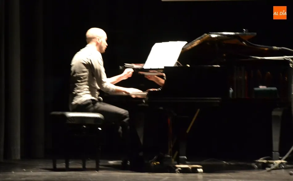 Foto 7 - Tarde m&aacute;gica en el Teatro de la mano de Kiko Pastur  