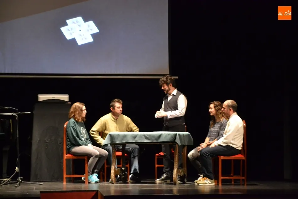 Foto 3 - Tarde m&aacute;gica en el Teatro de la mano de Kiko Pastur  
