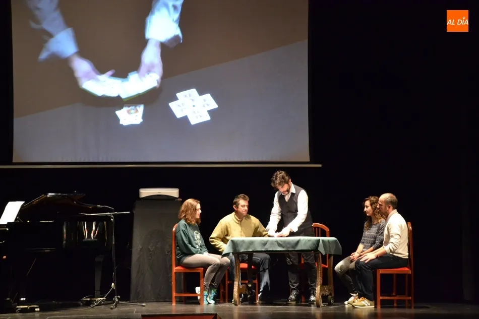 Foto 2 - Tarde m&aacute;gica en el Teatro de la mano de Kiko Pastur  