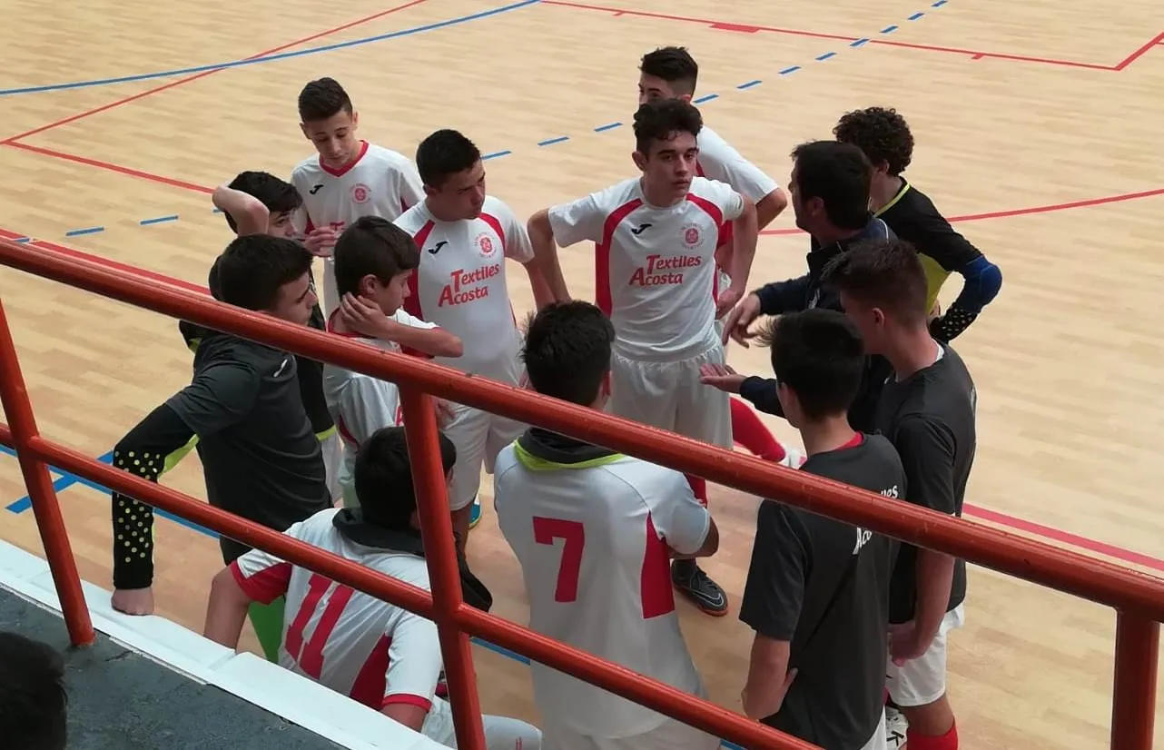 Foto 6 - Juveniles y cadetes del III Columnas golean en La Alamedilla al FS San Jos&eacute;  