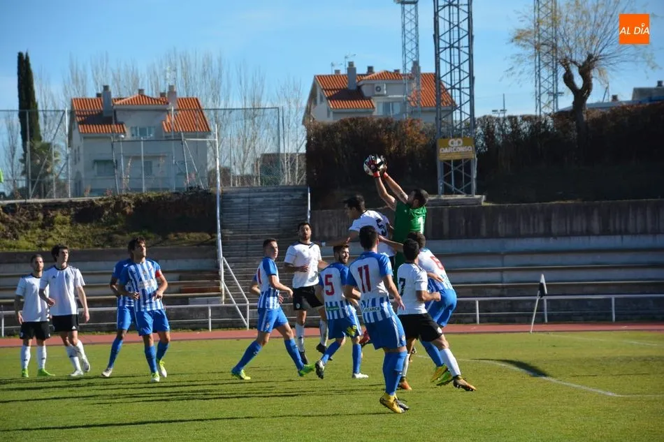 Foto 5 - El Salamanca UDS &lsquo;B&rsquo; se queda sin liderato al perder con el filial de la Ponferradina&nbsp;(1-2)  