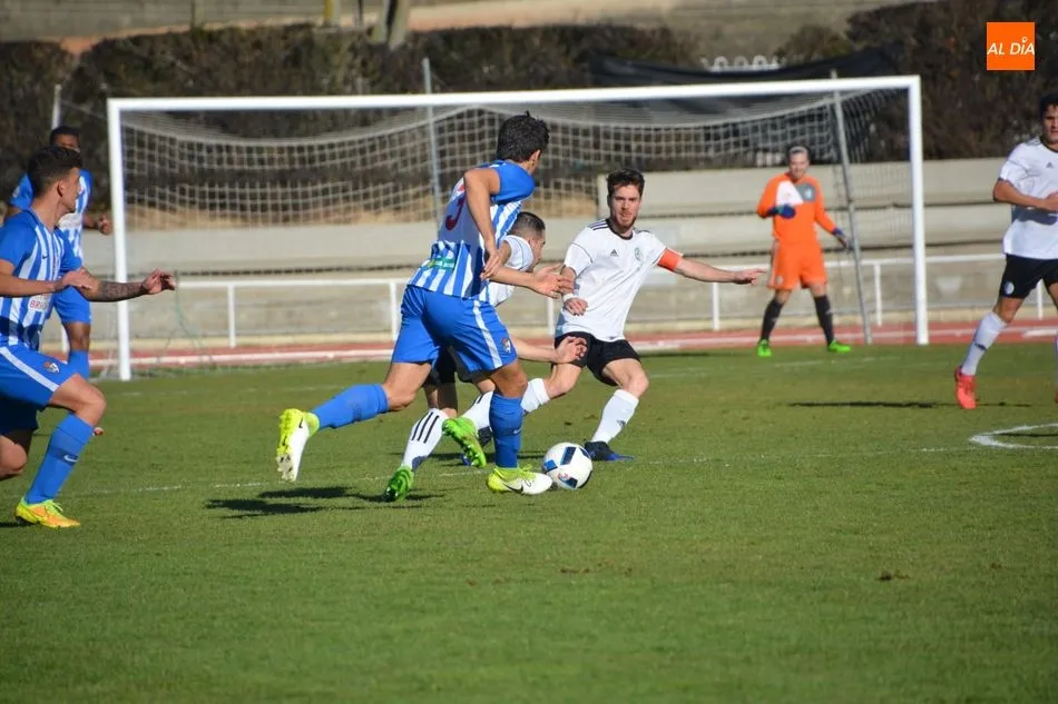 Foto 4 - El Salamanca UDS &lsquo;B&rsquo; se queda sin liderato al perder con el filial de la Ponferradina&nbsp;(1-2)  