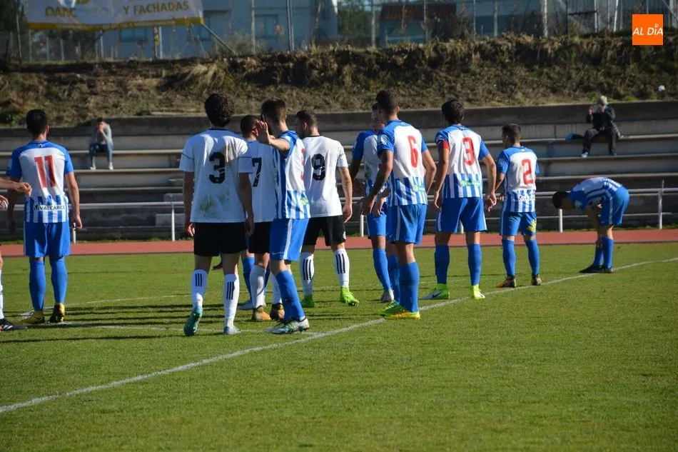Foto 3 - El Salamanca UDS &lsquo;B&rsquo; se queda sin liderato al perder con el filial de la Ponferradina&nbsp;(1-2)  