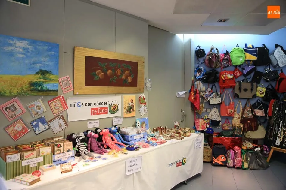 Foto 10 - El mercadillo solidario de Pyfano abre sus puertas hasta el 19 de diciembre