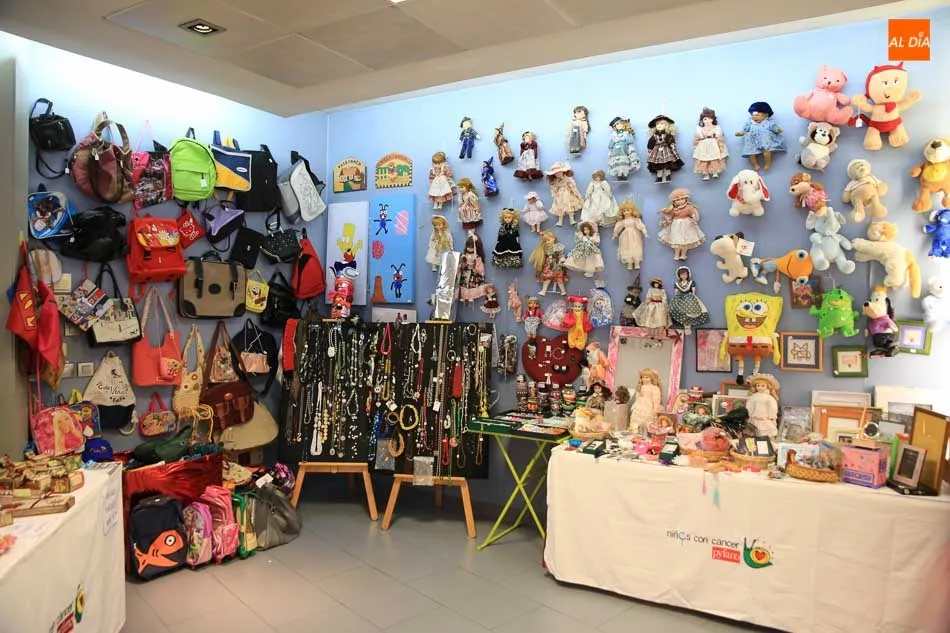 Foto 9 - El mercadillo solidario de Pyfano abre sus puertas hasta el 19 de diciembre