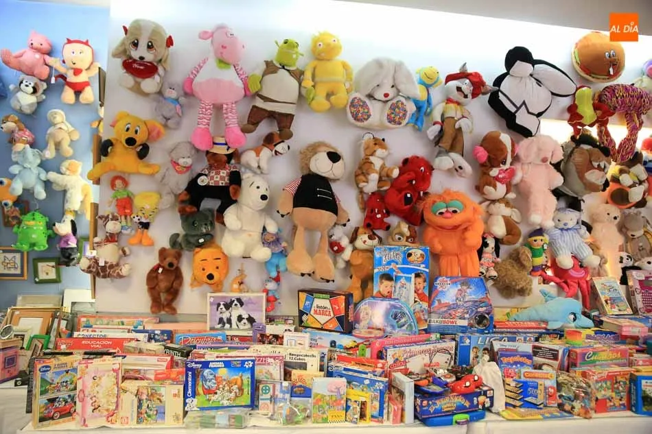Foto 8 - El mercadillo solidario de Pyfano abre sus puertas hasta el 19 de diciembre