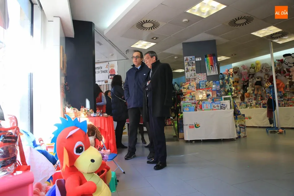 Foto 2 - El mercadillo solidario de Pyfano abre sus puertas hasta el 19 de diciembre