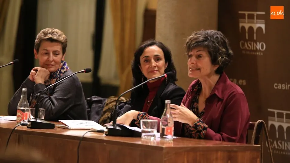 Charo Ruano, Asunción Escribano y Mª Ángeles Pérez López en el Casino de Salamanca / Foto: Alberto Martín.