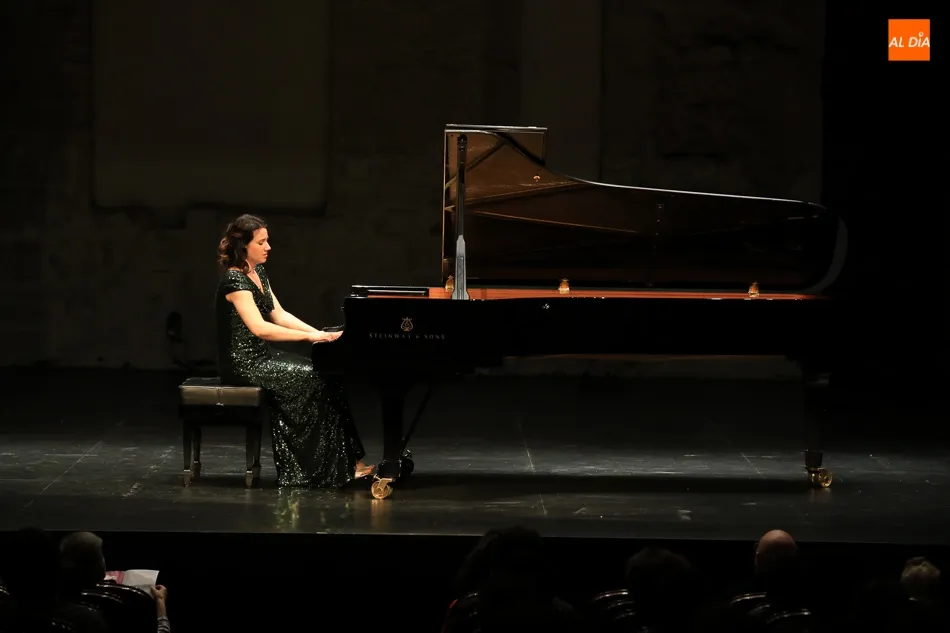 Foto 5 - Haydn, Bach, Franz Liszt y Donizetti a cargo de Martina Filjak en el Teatro Liceo  