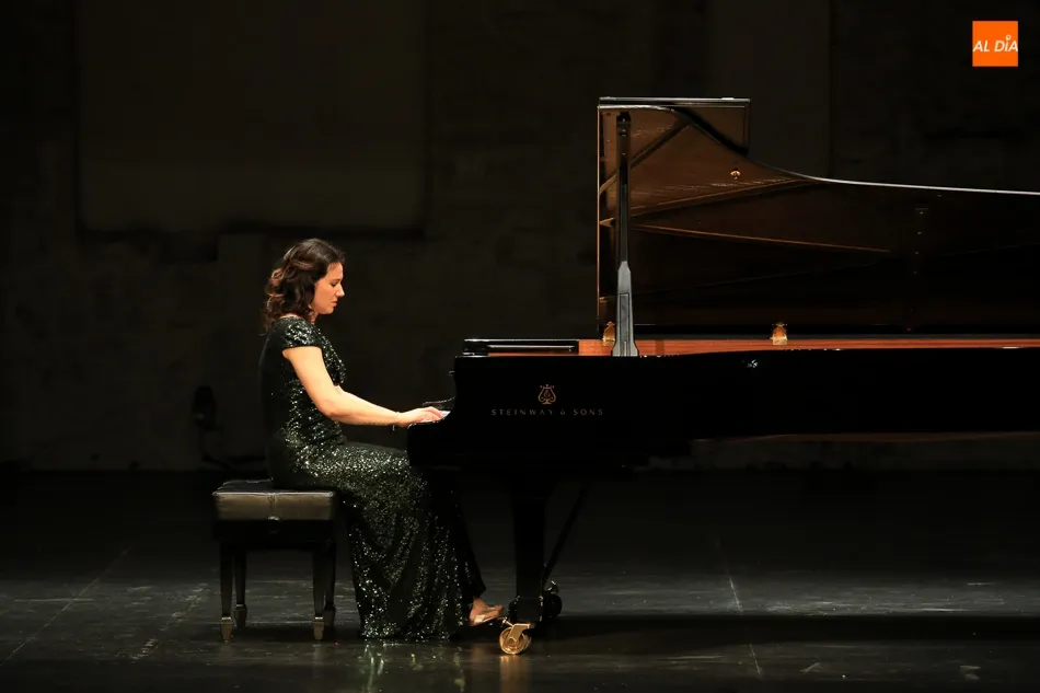 Foto 4 - Haydn, Bach, Franz Liszt y Donizetti a cargo de Martina Filjak en el Teatro Liceo  