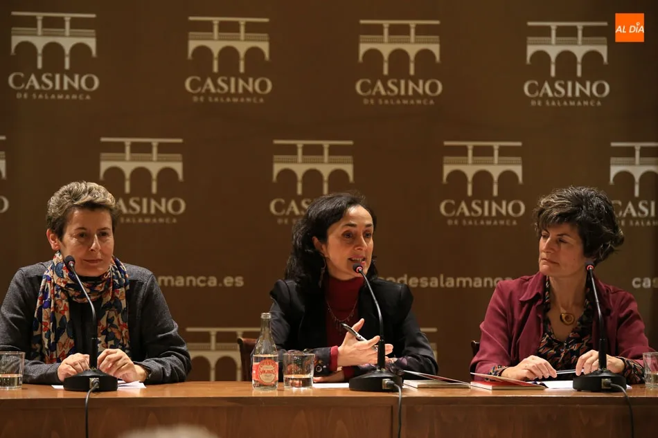 Foto 3 - Asunci&oacute;n Escribano cuenta las claves de su nueva obra en el Casino de Salamanca  