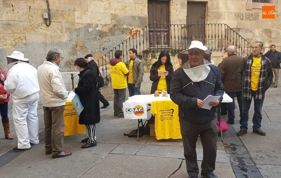 Concentración de los apicultores salmantinos para exigir un etiquetado que clarifique el origen de la miel