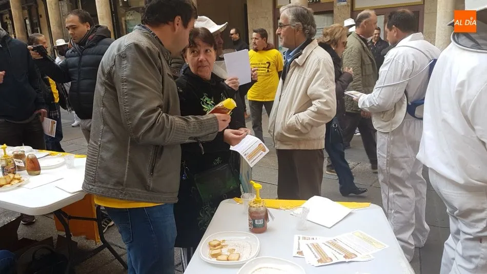 Foto 2 - Los apicultores salmantinos piden un etiquetado claro de la miel &ldquo;frente al negocio de unos pocos ...