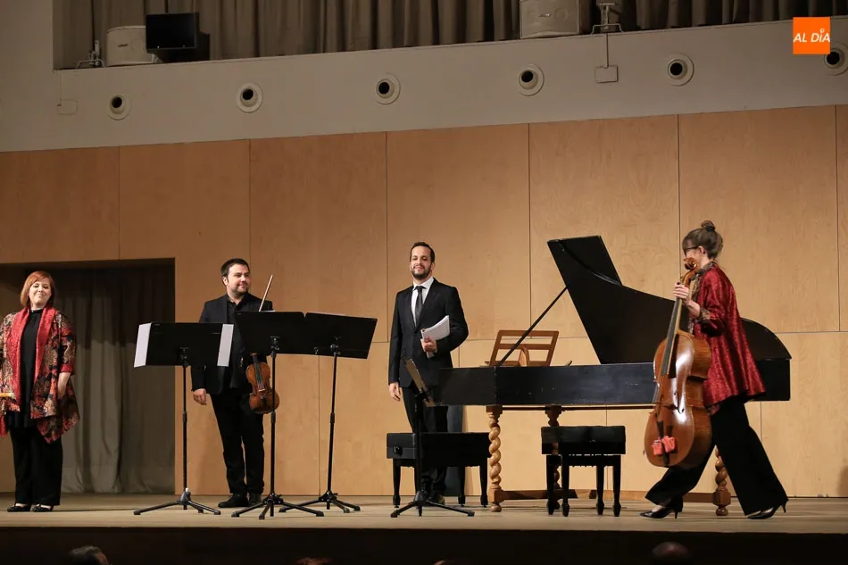 Foto 6 - Luc&iacute;a Caihuela y L'Apoth&eacute;ose, m&uacute;sica esc&eacute;nica de Nebra en la Hospeder&iacute;a Fonseca  