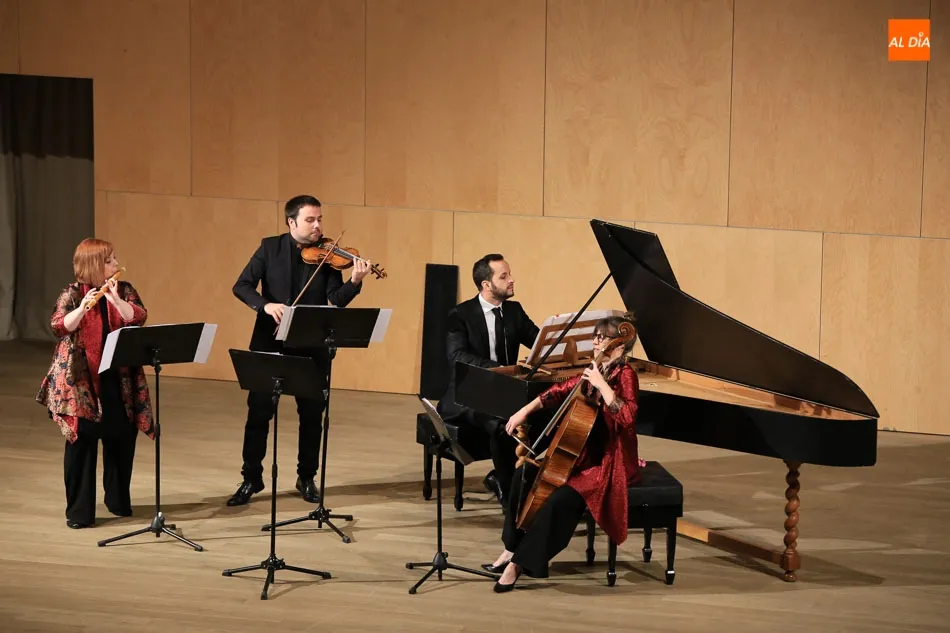Foto 5 - Luc&iacute;a Caihuela y L'Apoth&eacute;ose, m&uacute;sica esc&eacute;nica de Nebra en la Hospeder&iacute;a Fonseca  