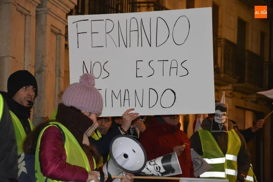 Foto 9 - Las protestas de profesionales de la Polic&iacute;a Local empa&ntilde;an el relevo en la Alcald&iacute;a