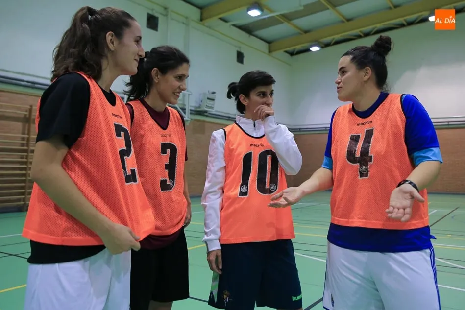 Foto 6 - El f&uacute;tbol sala femenino recobra importancia en la ciudad gracias al Universidad de Salamanca