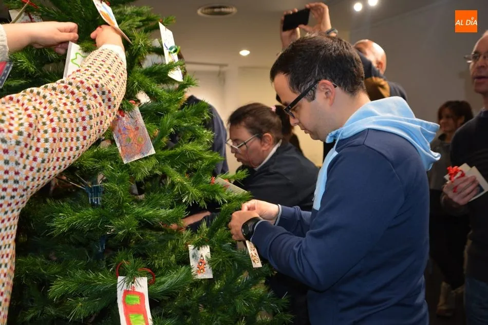 Foto 11 - La creatividad de AVIVA llena&nbsp;de Navidad La Calcograf&iacute;a  
