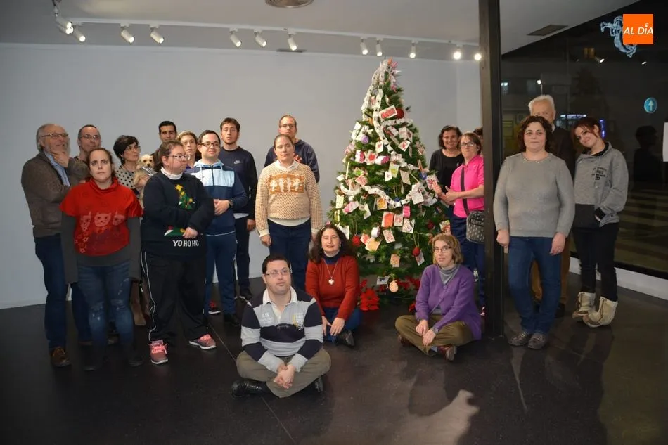 Foto 3 - La creatividad de AVIVA llena&nbsp;de Navidad La Calcograf&iacute;a  