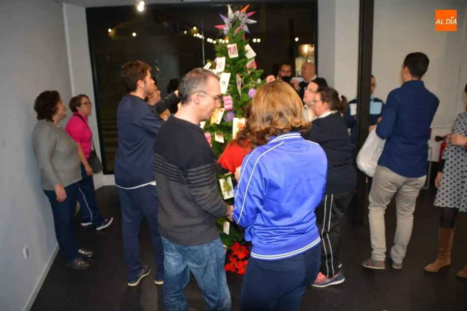 Foto 2 - La creatividad de AVIVA llena&nbsp;de Navidad La Calcograf&iacute;a  
