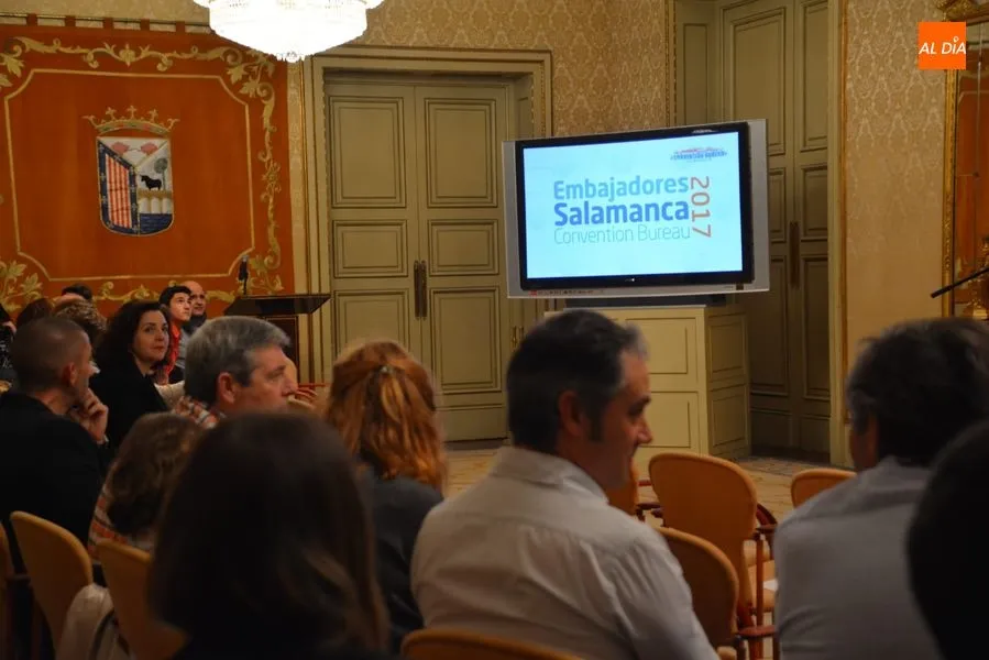 Foto 6 - El Ayuntamiento reconoce a 15 nuevos &lsquo;embajadores&rsquo; por organizar&nbsp; importantes congresos en...