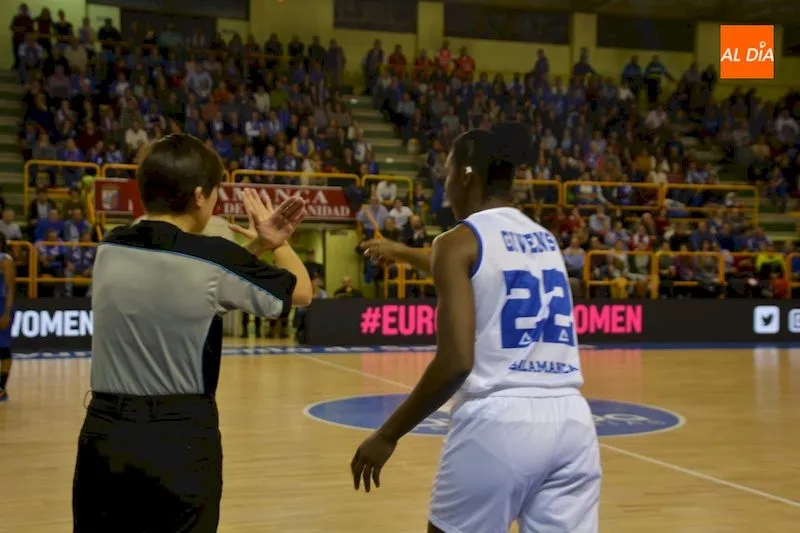 Foto 11 - Perfumer&iacute;as Avenida se queda al borde de la machada ante el Dynamo de Kursk (56-58)