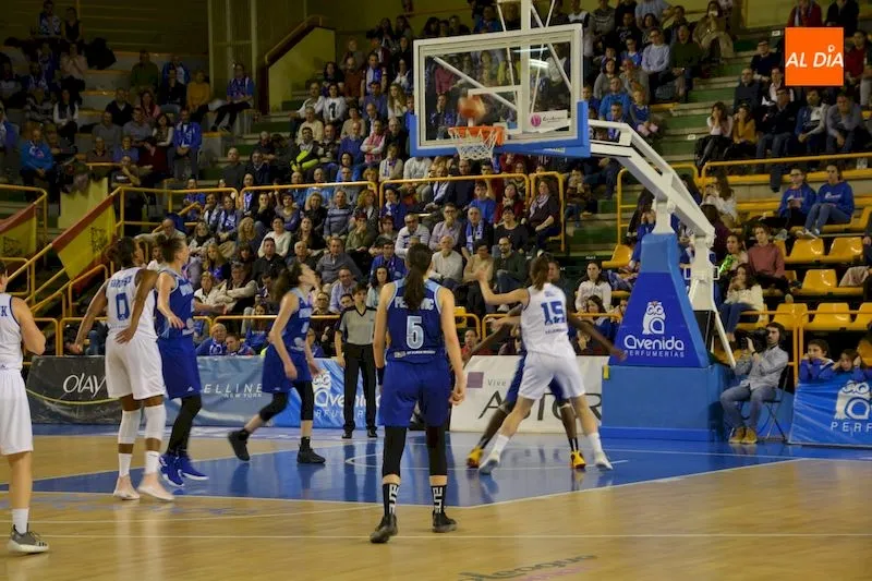 Foto 10 - Perfumer&iacute;as Avenida se queda al borde de la machada ante el Dynamo de Kursk (56-58)
